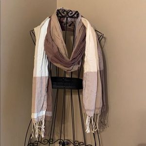Gap Scarf